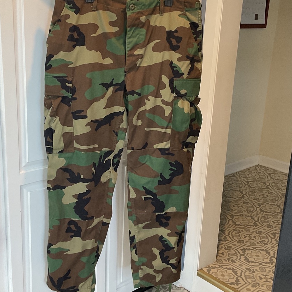 Men's Cargo Pants - Woodland Camo